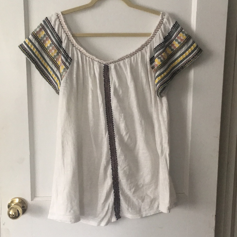 ⭐️Lucky Brand Embroidered Off the Shoulder Top